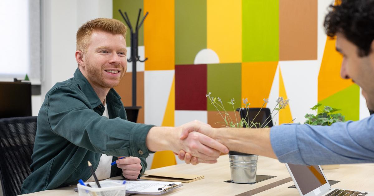 How to Speed Up Stalled Deals: A Field Guide for Commercial Services Sales Teams